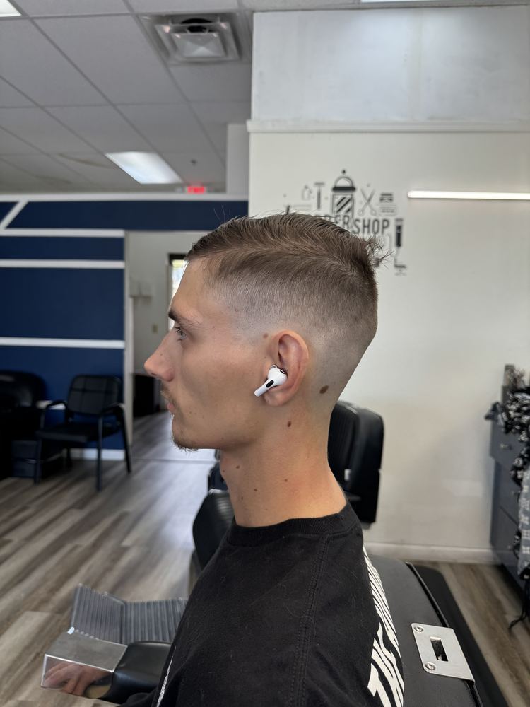 Skin Fade vs. Taper: Which One’s Right for&nbsp;You?